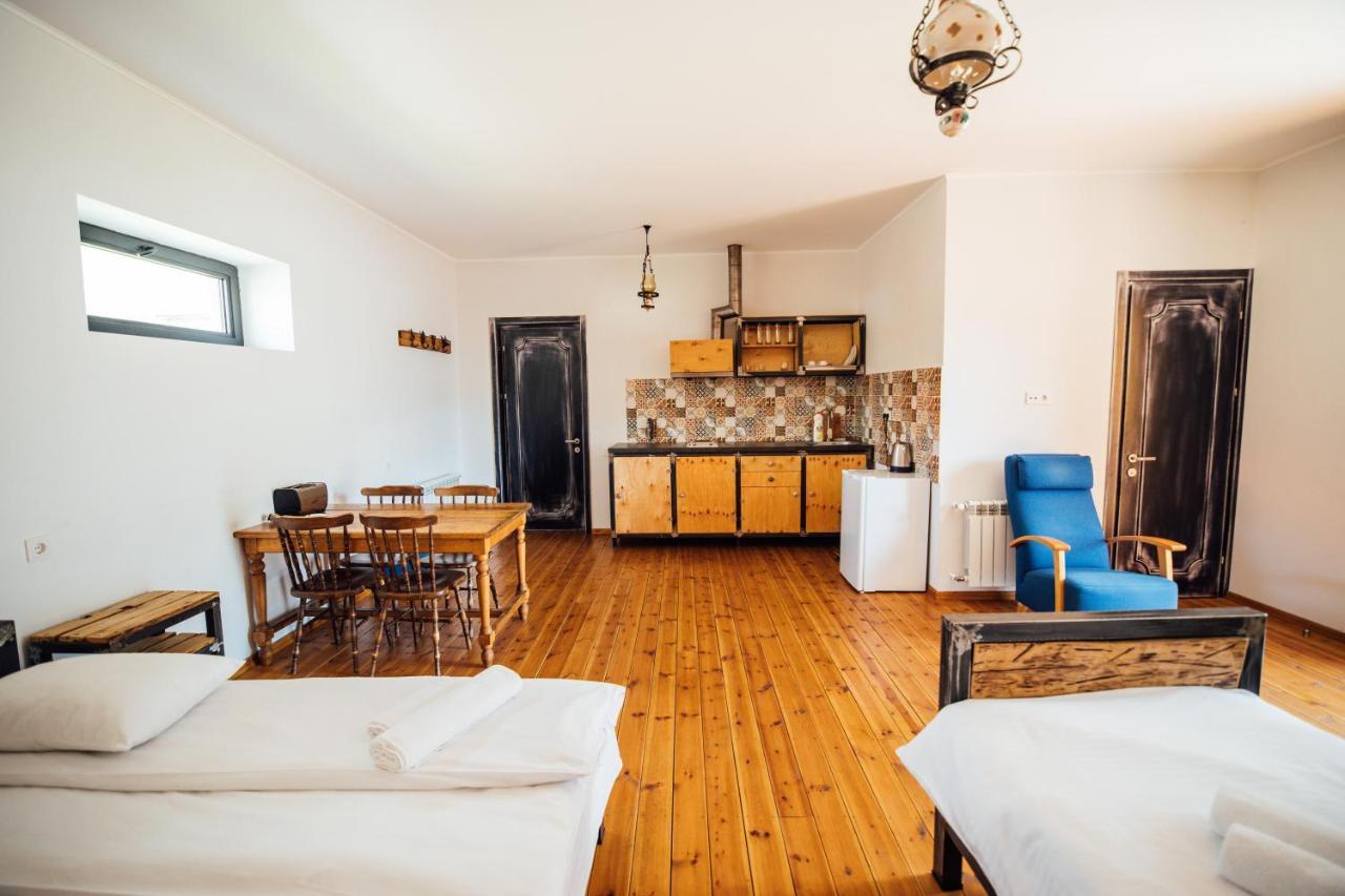 Green Sheep Boutique Hotel Степанцмінда Екстер'єр фото